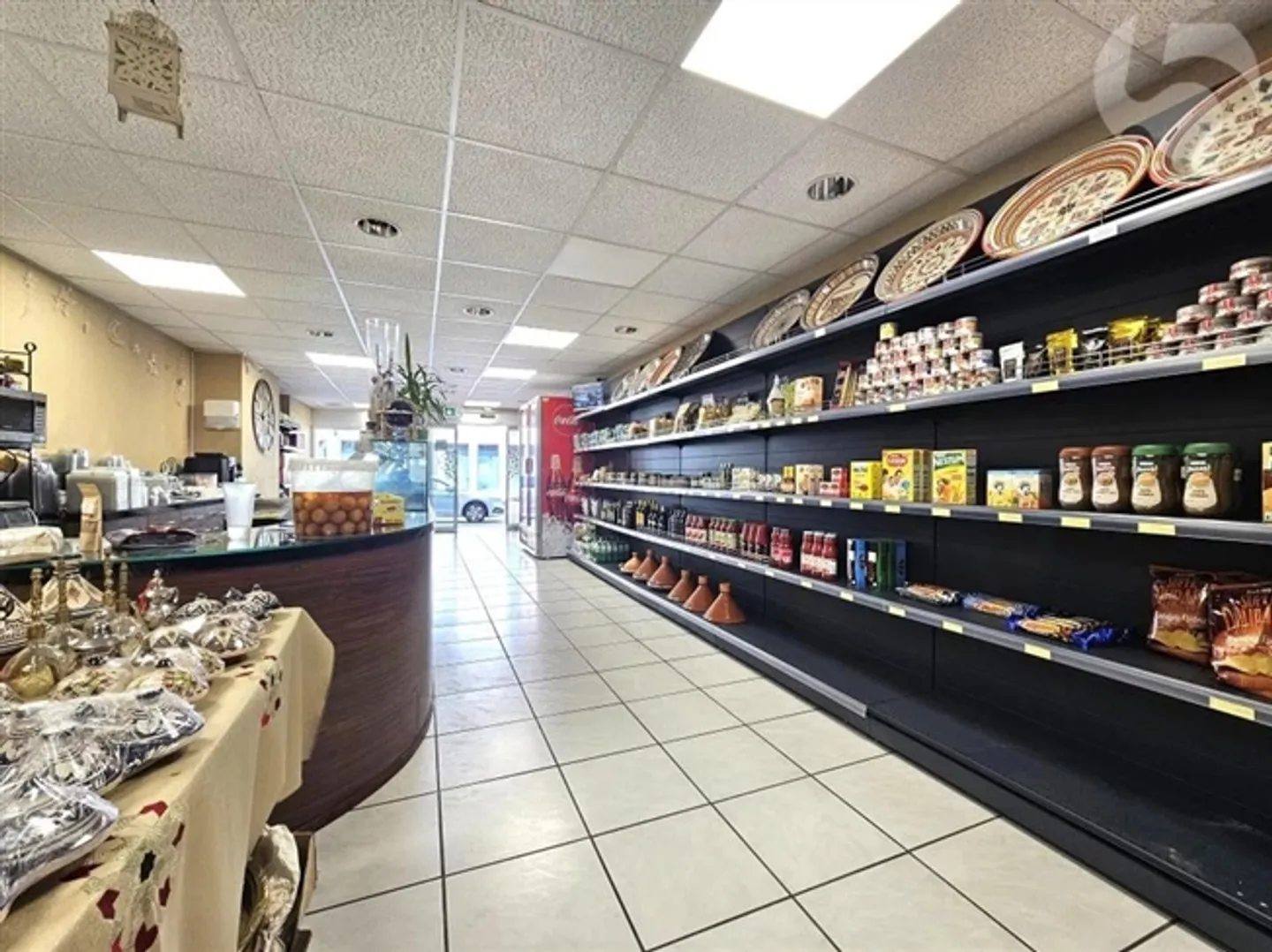 Magnificent Arcade in the Center of Prilly - Photo 5 of 6