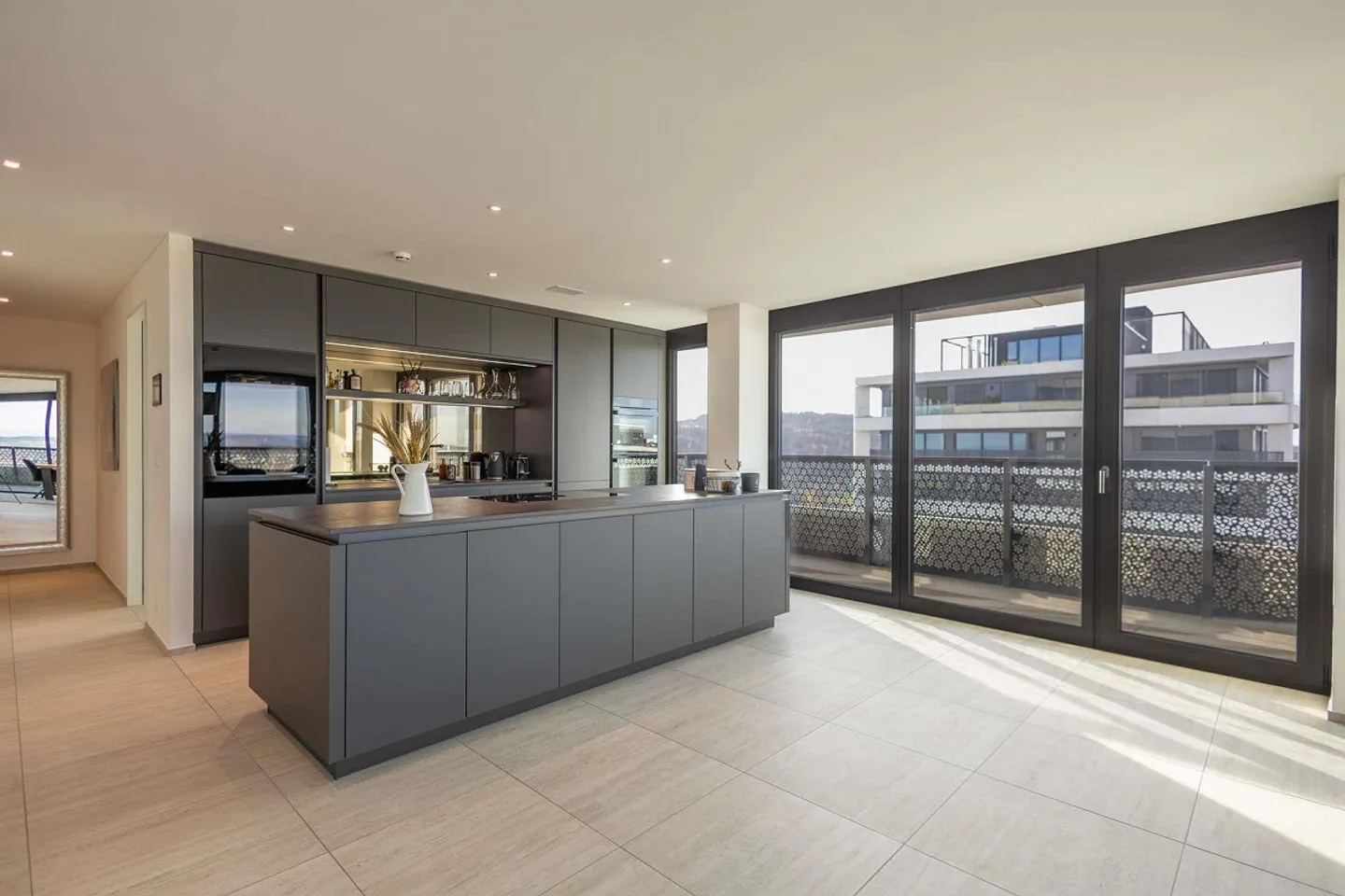 Living at 104 meters in the fourth highest apartment in Switzerland, 5.5 room apartment Dübendorf - Photo 8 of 30