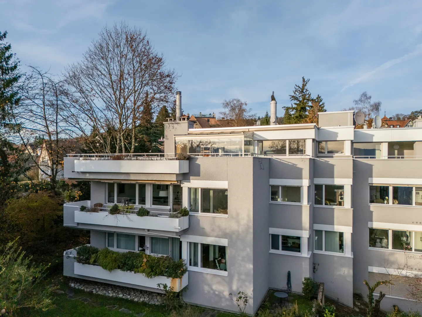 Top modernized condominium in the best view location in Zurich - Photo 9 of 10