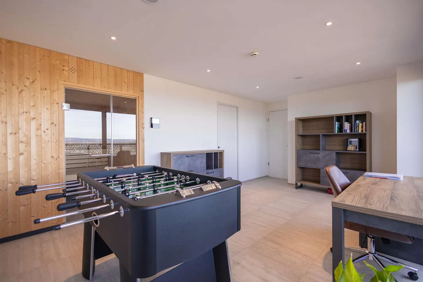 Living at 104 meters in the fourth highest apartment in Switzerland, 5.5 room apartment Dübendorf - Photo 15 of 30