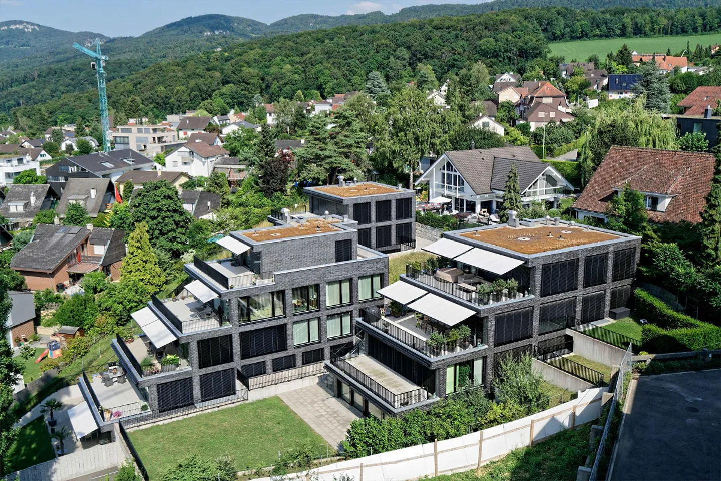 Noble 5.5-Room Terrace Apartment in Pfeffingen - Photo 1 of 14