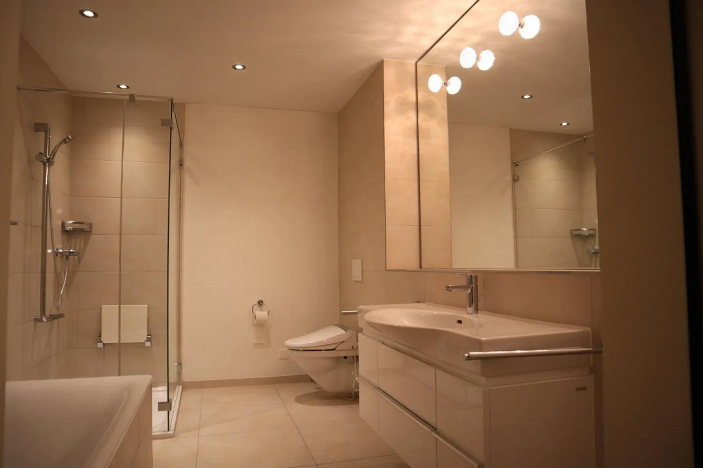 Noble 5.5-Room Terrace Apartment in Pfeffingen - Photo 7 of 14