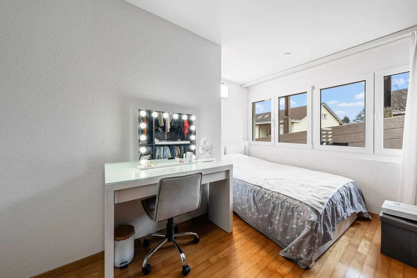 Spacious Ground Floor Apartment - Photo 12 of 13