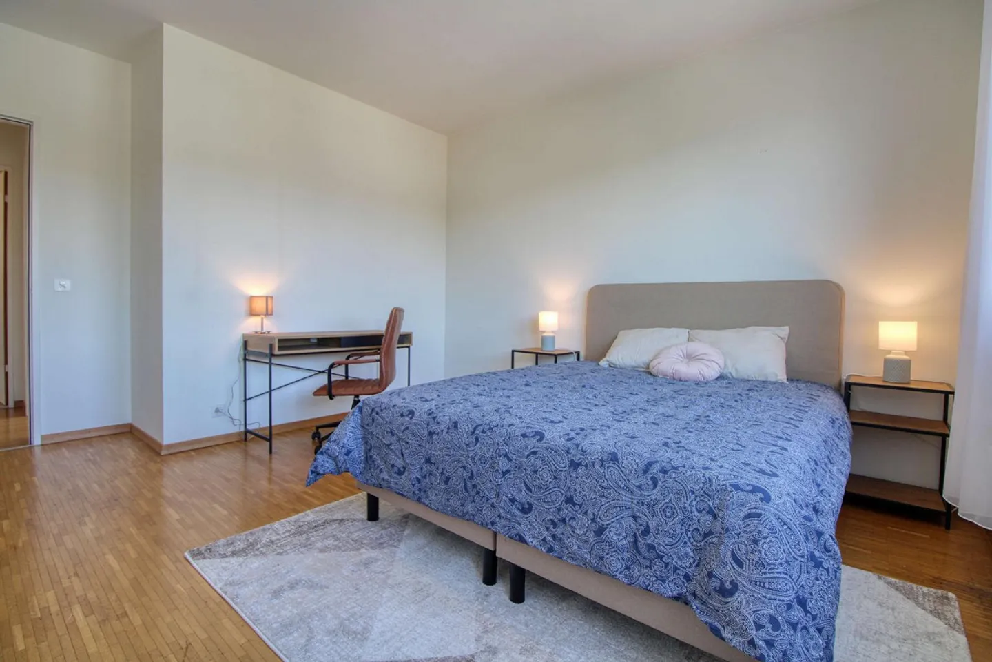 Elegant Coliving with Stunning Lake and Mountain Views - Photo 5 of 24