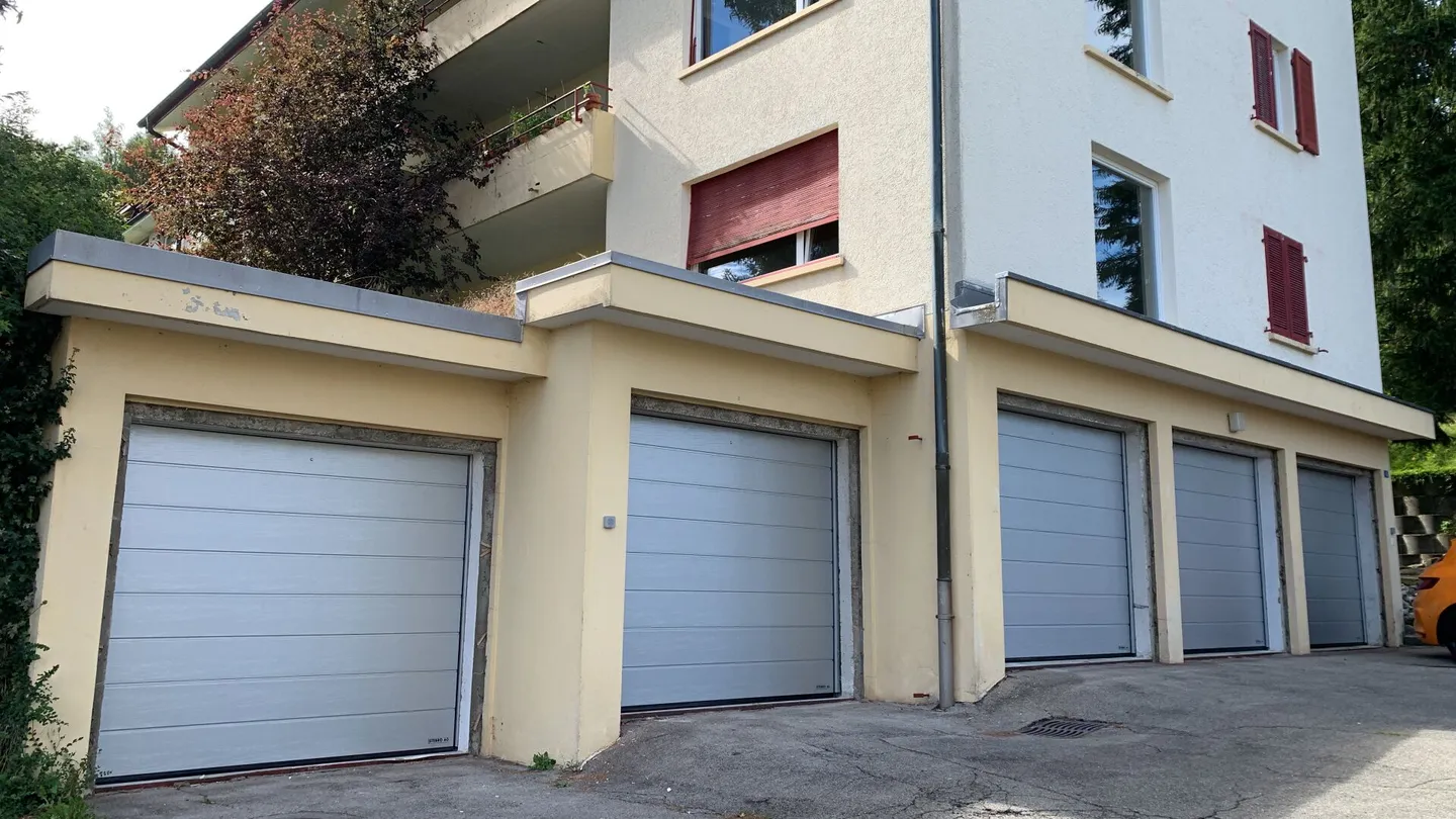 Appartamento con balcone in una posizione tranquilla - Foto 2 di 9