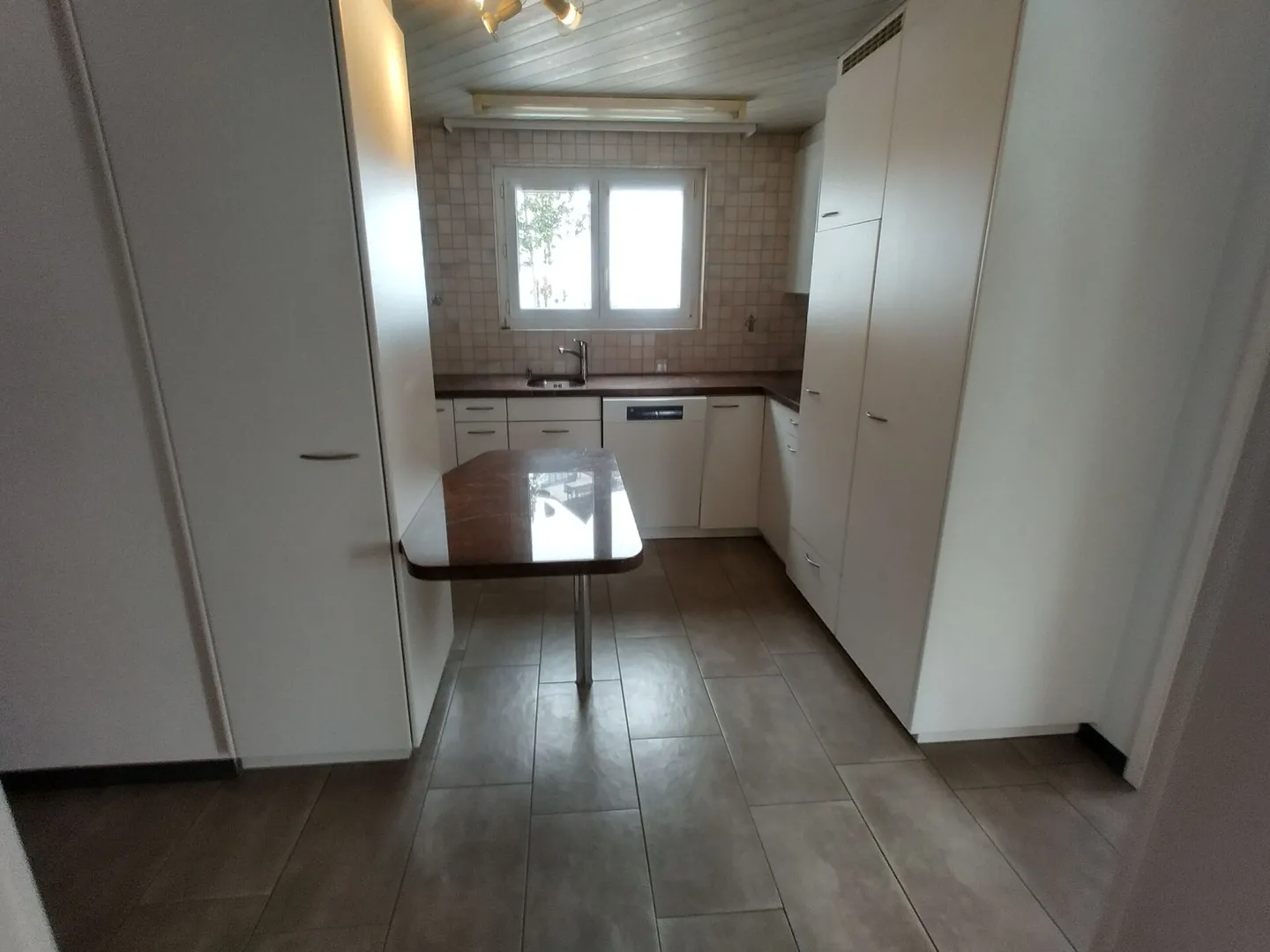 Appartamento con balcone in una posizione tranquilla - Foto 8 di 9