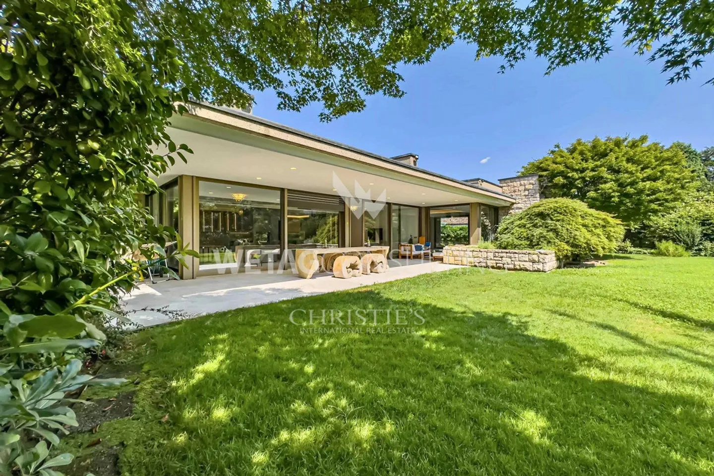 Lugano-Magliaso: magnifica villa con piscina interna, direttamente sul lago di Lugano - Foto 2 di 13