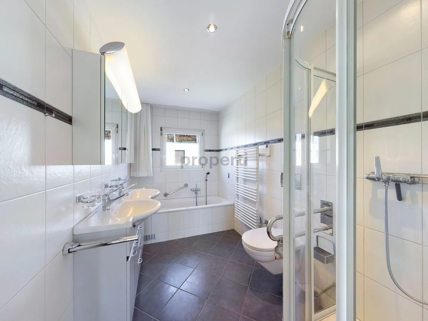 Light-flooded dream home with plenty of space, beautiful balcony, and numerous extras - Photo 7 of 9
