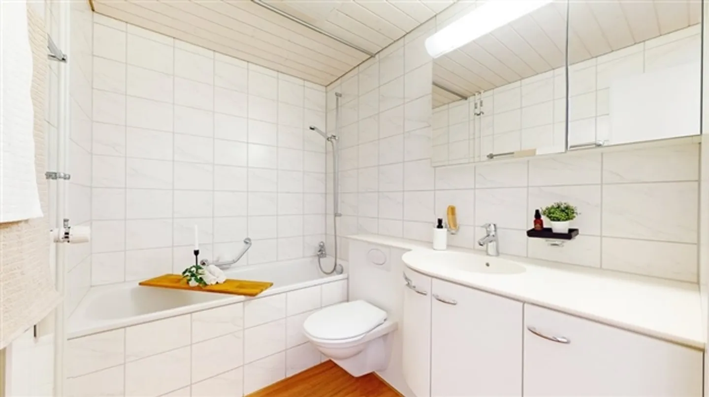 Beautiful 3.5-room apartment near the forest in Brügg - Photo 1 of 11