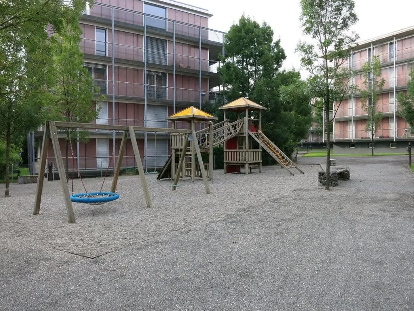 Wo Ruhe und Stadtflair sich treffen! - Foto 3 von 9