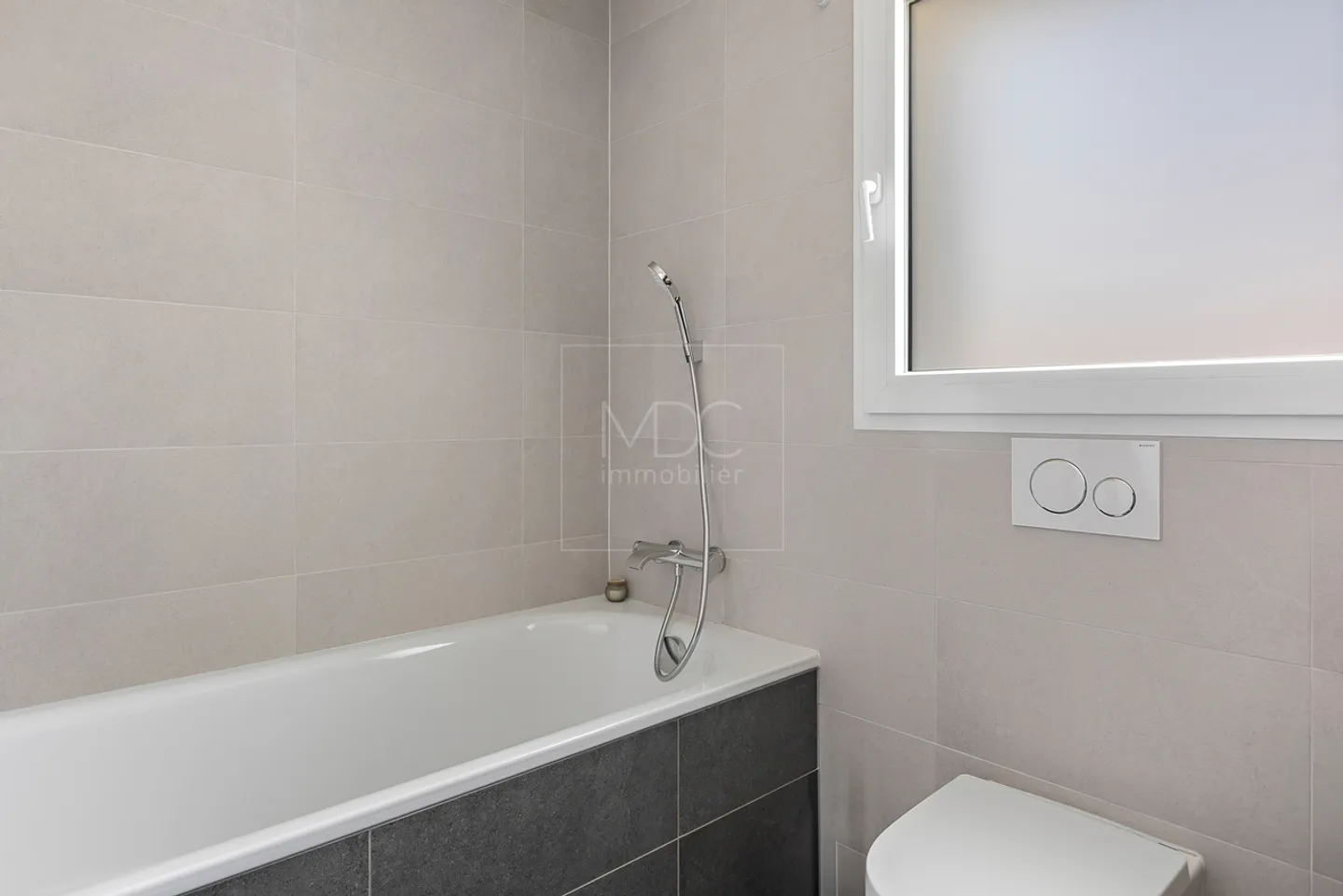 Magnificent duplex in a new building in Corminboeuf - Photo 12 of 17