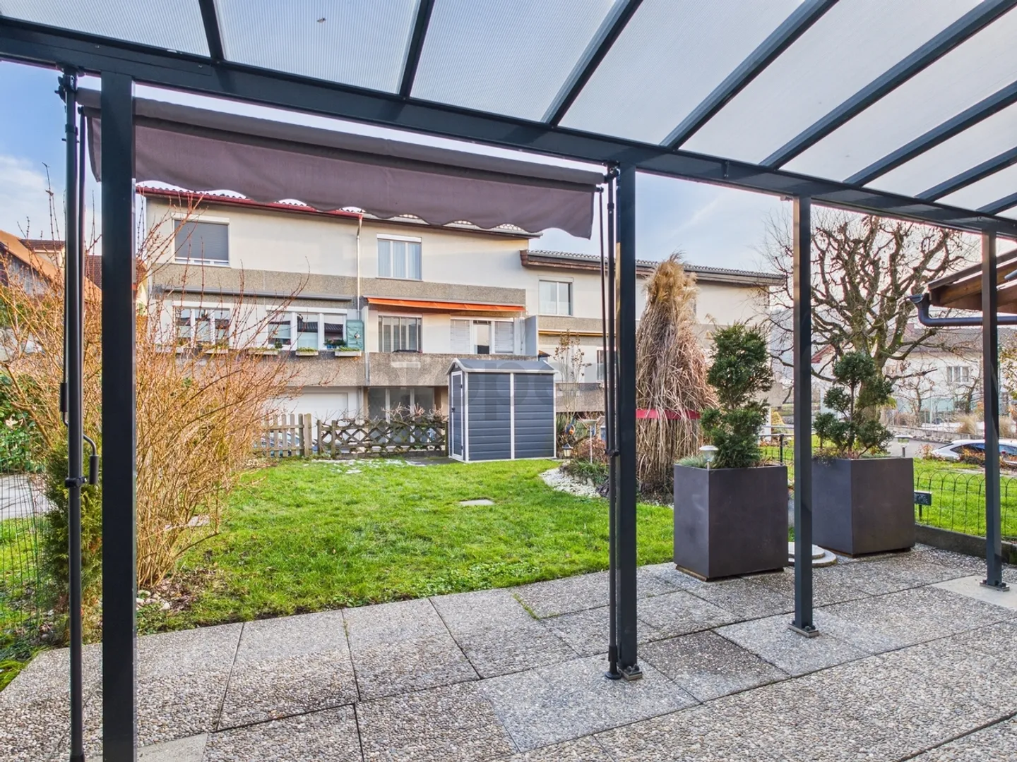 Maison individuelle en bande spacieuse de 4,5 pièces avec jardin emplacement ensoleillé - Photo 11 sur 13