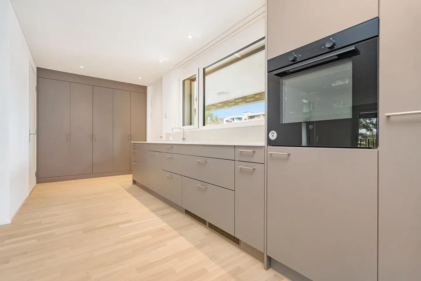 Appartamento moderno di 2,5 stanze - Foto 2 di 6