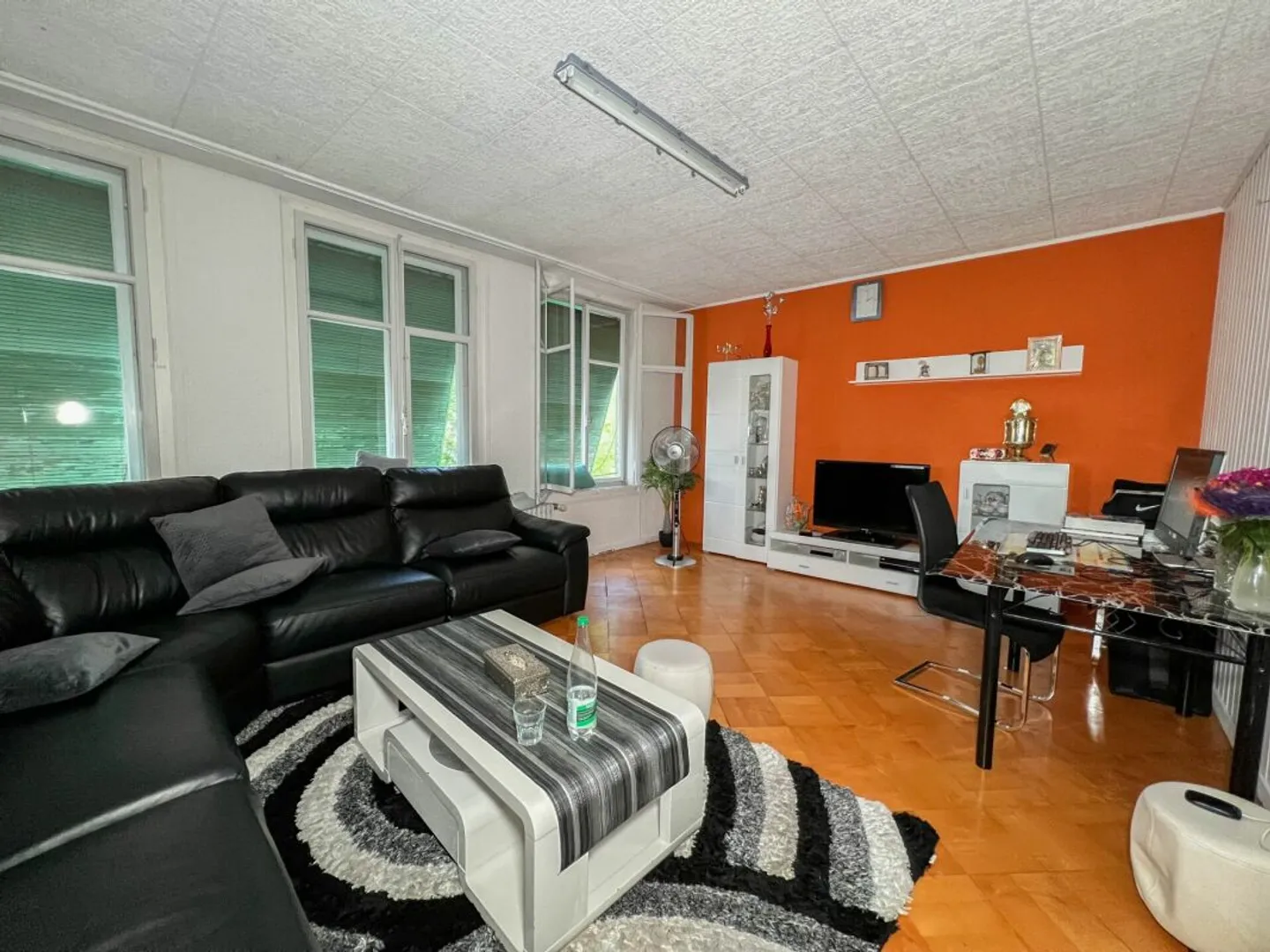 Ideal building with parking spaces and a yield of 6.5% - Photo 13 of 14