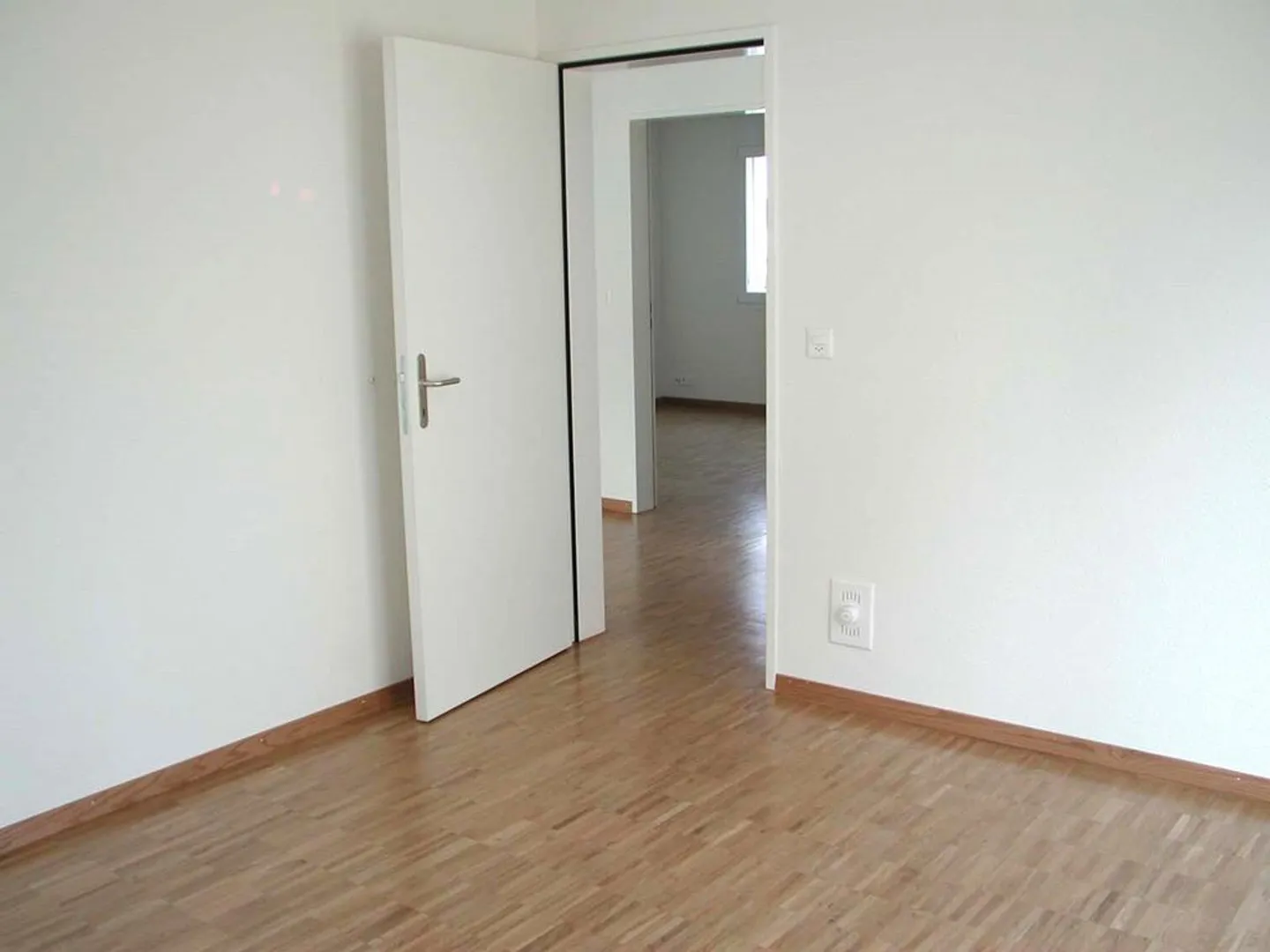 Appartement lumineux et confortable dans un quartier familial - Photo 5 sur 9