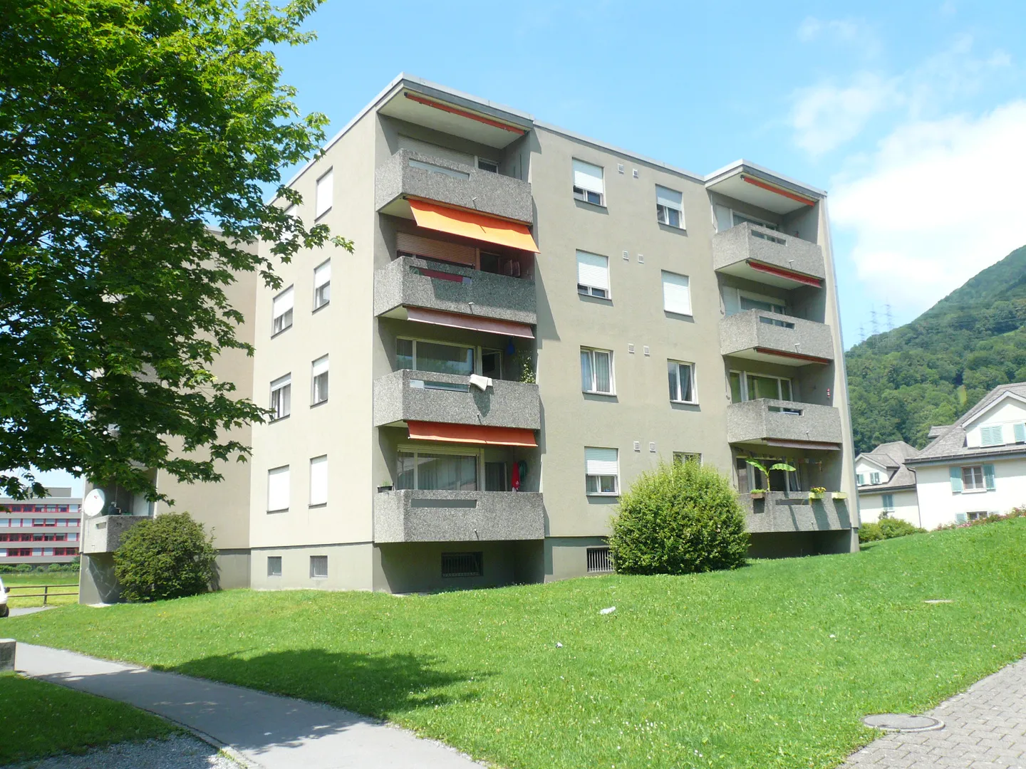 Ideal single apartment near the train station - Photo 1 of 7