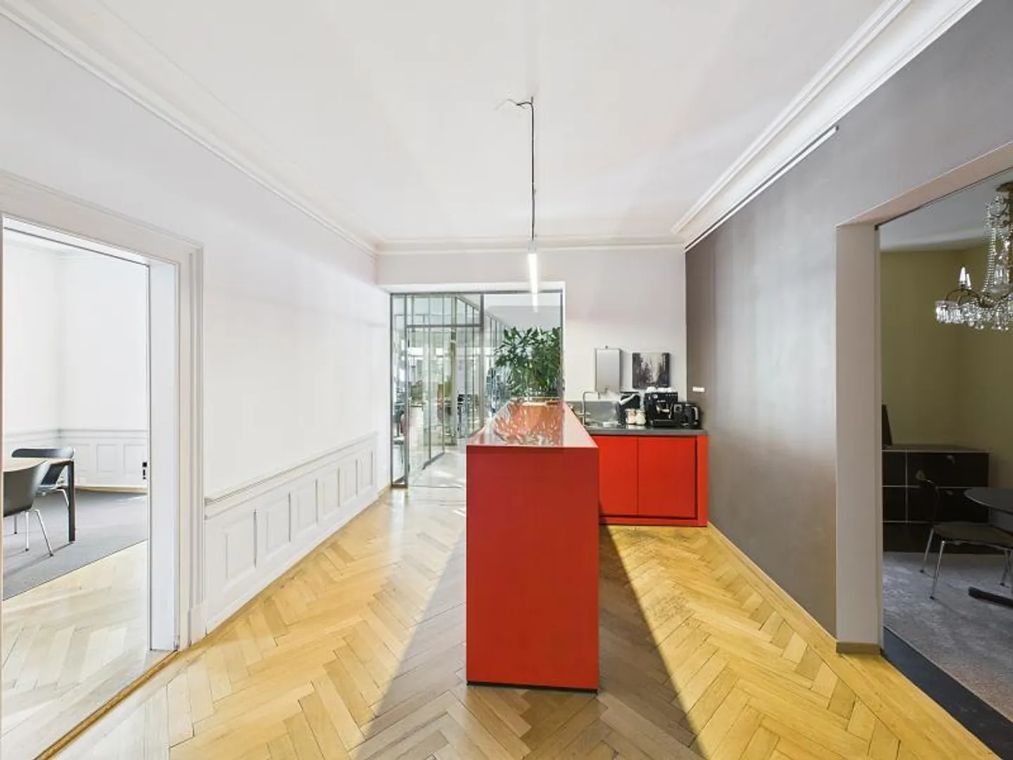 MODERN, CENTRAL AND READY TO START - Photo 3 of 6