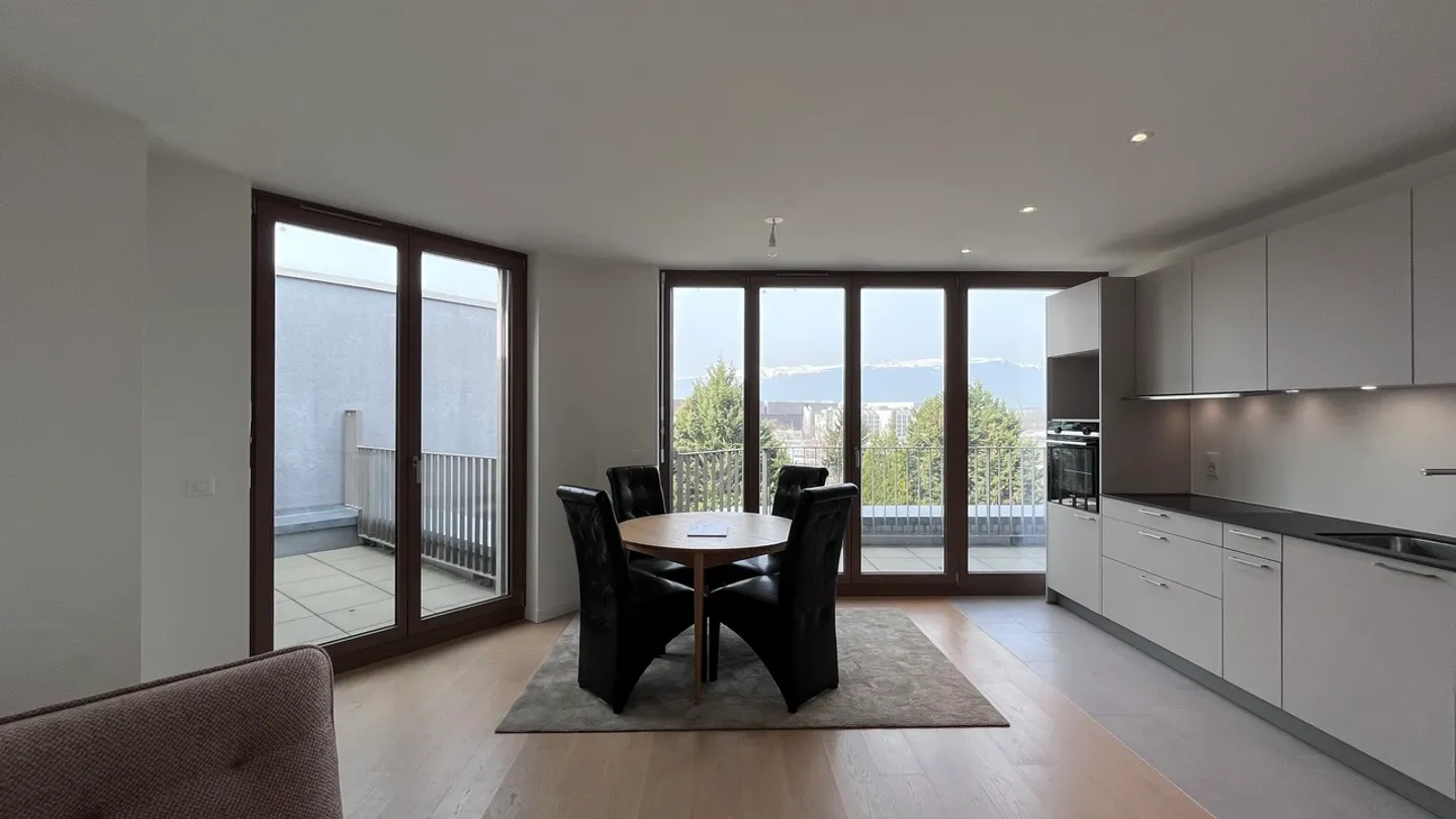 Nuovo: Attico di 4 stanze con balcone, terrazza e vista sul Giura - Foto 1 di 10