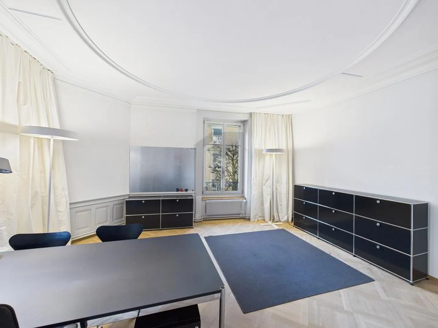 MODERN, CENTRAL AND READY TO START - Photo 2 of 6