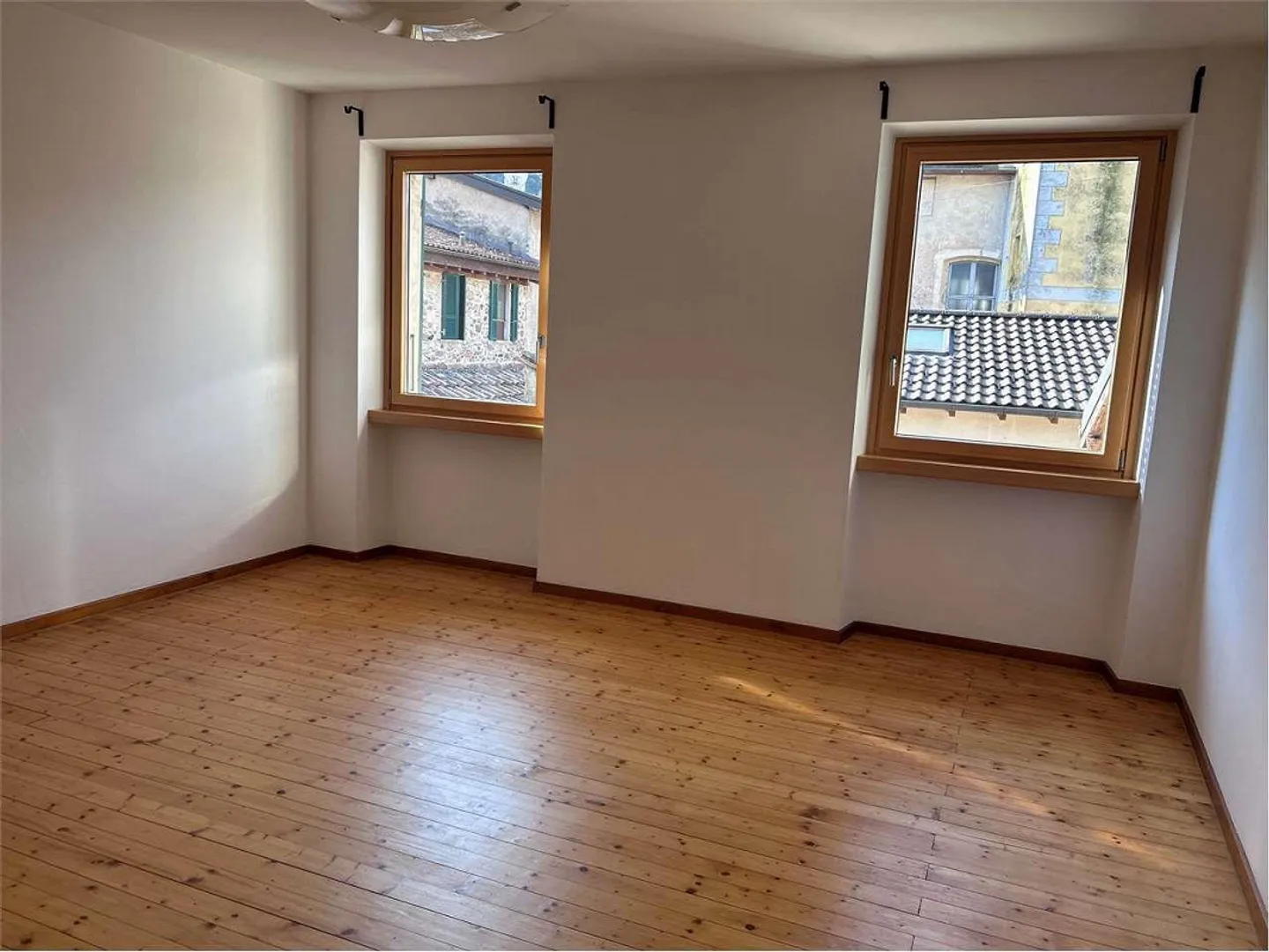 BRUSINO: 3,5 Lokale komplett renoviert - Foto 4 von 13