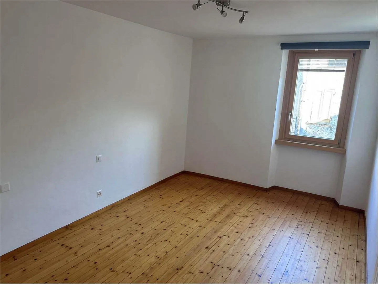 BRUSINO: 3,5 Lokale komplett renoviert - Foto 7 von 13
