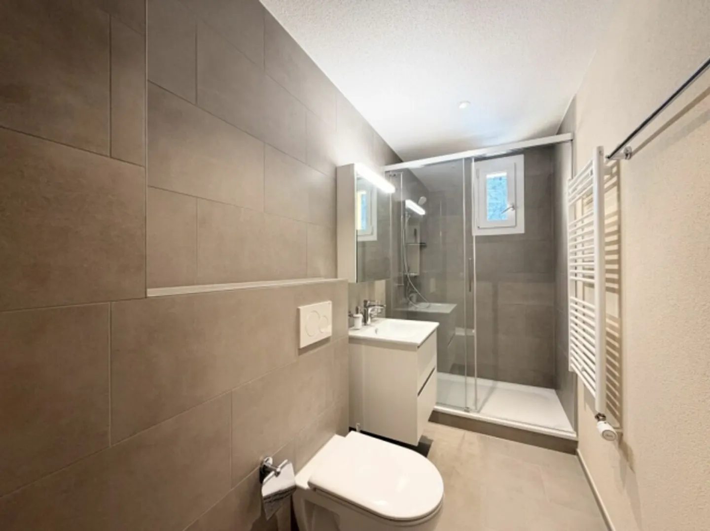 Appartement moderne avec vue sur la montagne - Photo 3 sur 13