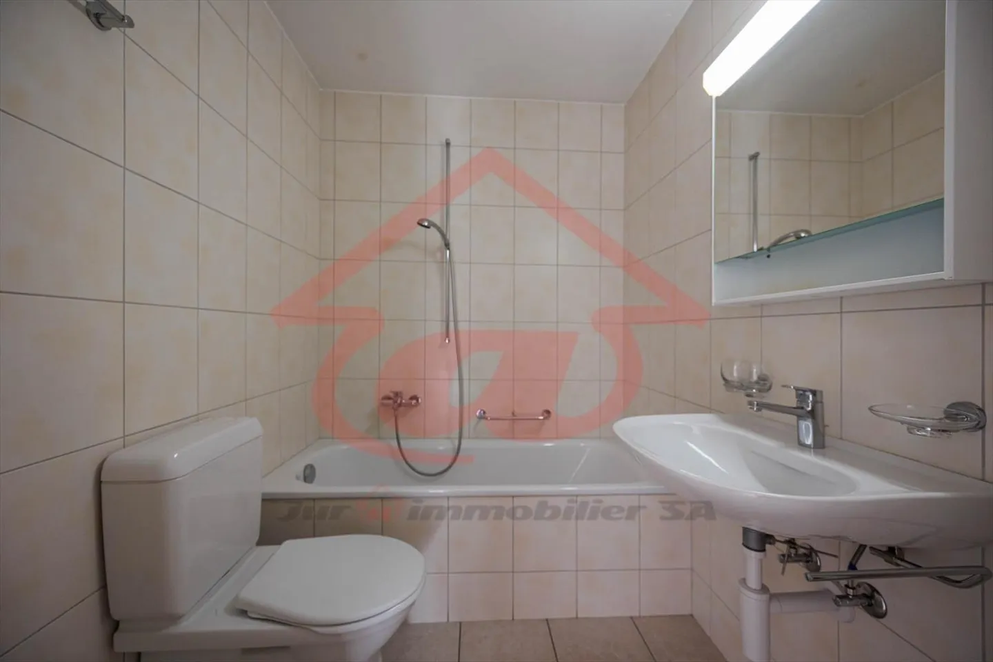 3.5 Room Apartment - Photo 9 of 18