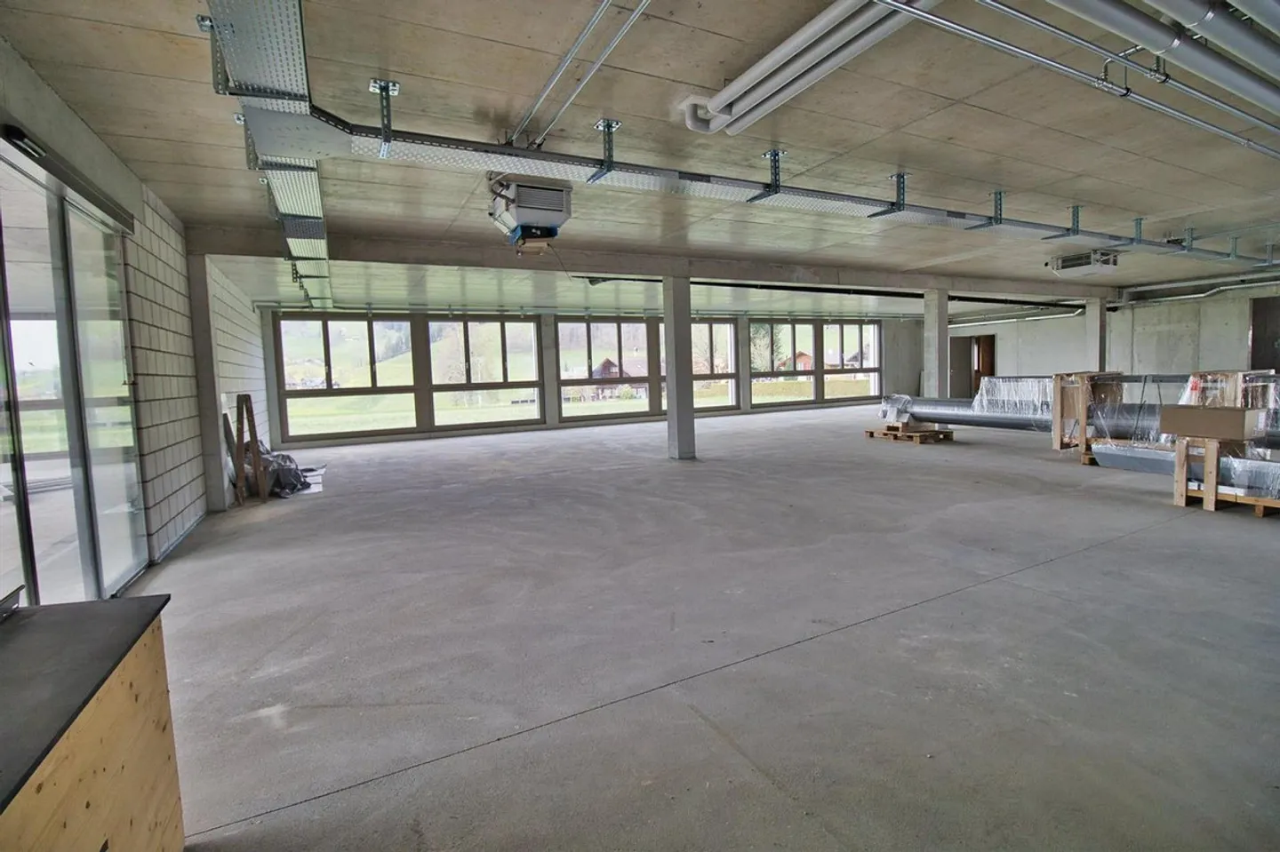 Modern, centrally located and versatile commercial spaces - Photo 8 of 15