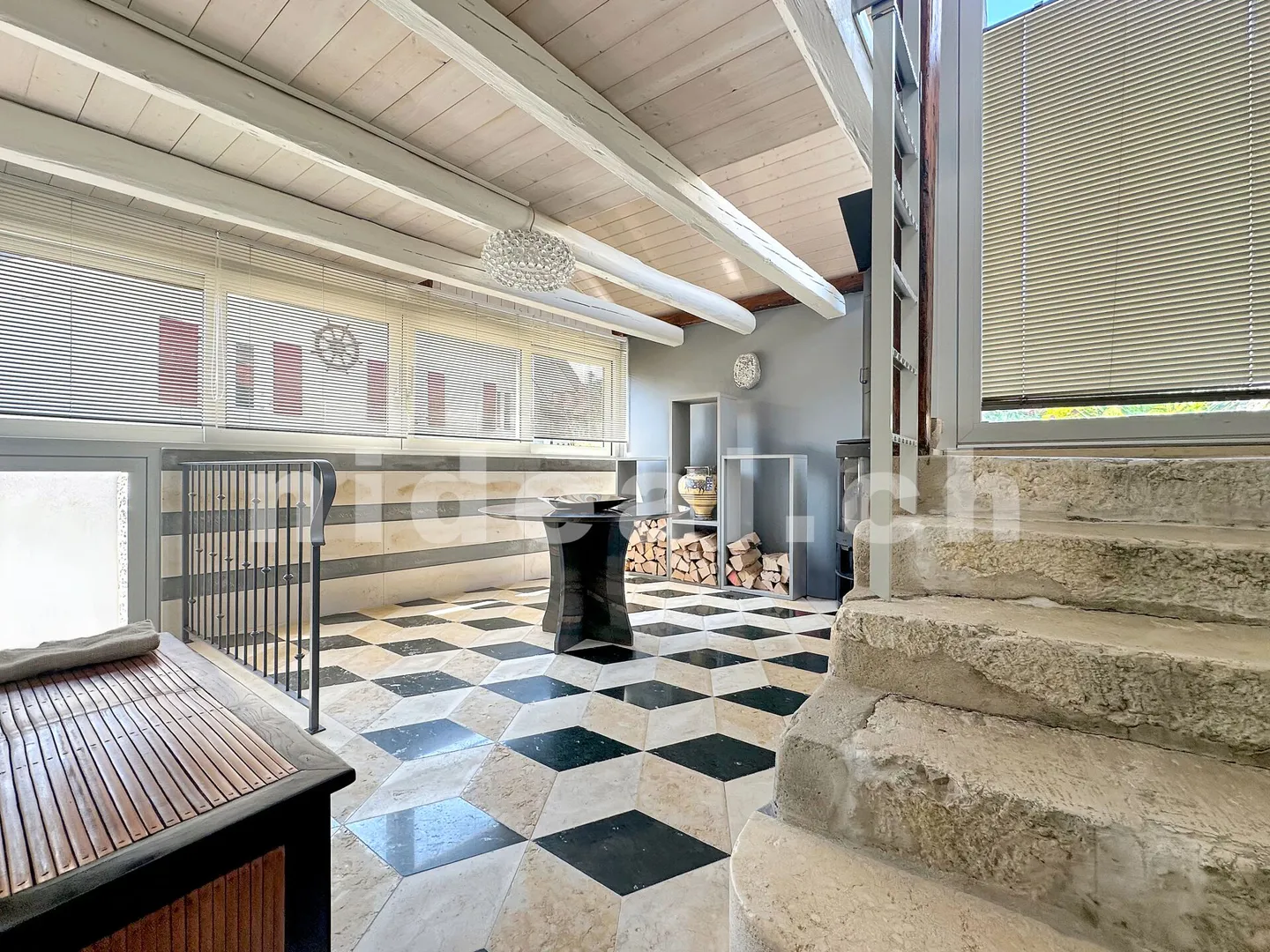 Completely renovated loft in Concise - Photo 2 of 15