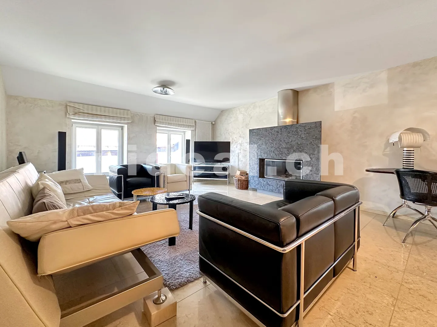 Completely renovated loft in Concise - Photo 3 of 15
