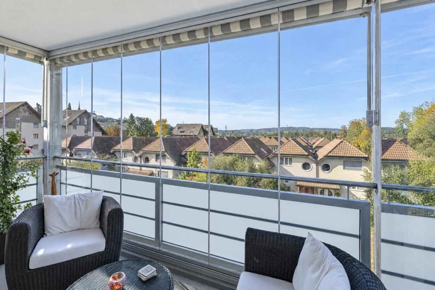 Appartamento duplex attico di 7,5 stanze con 218 m² e galleria a Bösingen - Foto 9 di 16