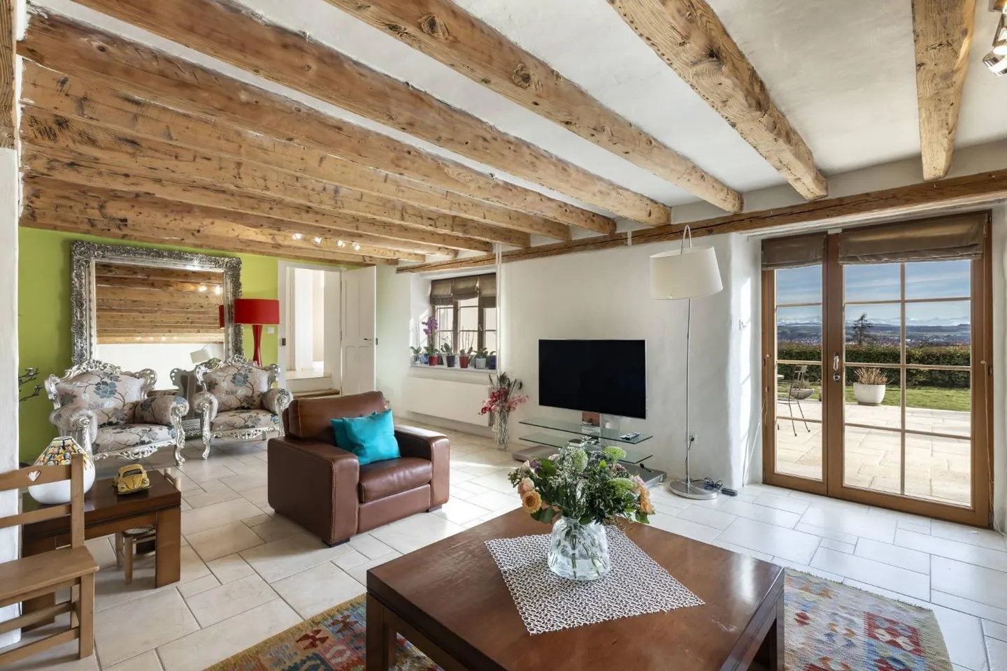 Belle maison de village avec 3 appartements, terrasse et jardin - Photo 3 sur 13