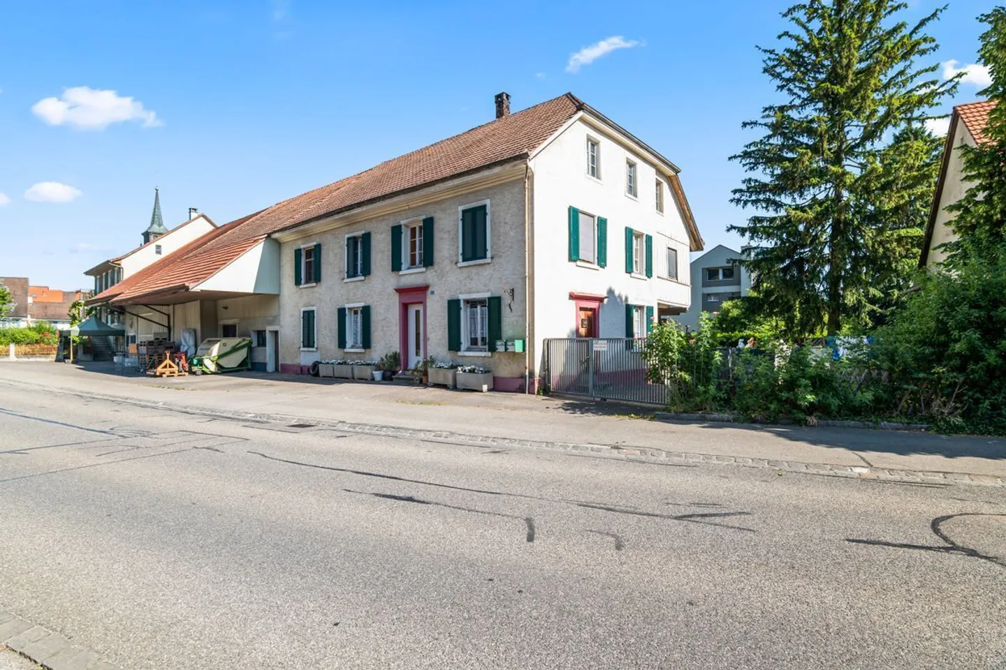 Maison multi-générationnelle située au centre avec jardin, terrasse et potentiel d'extension - Photo 4 sur 13