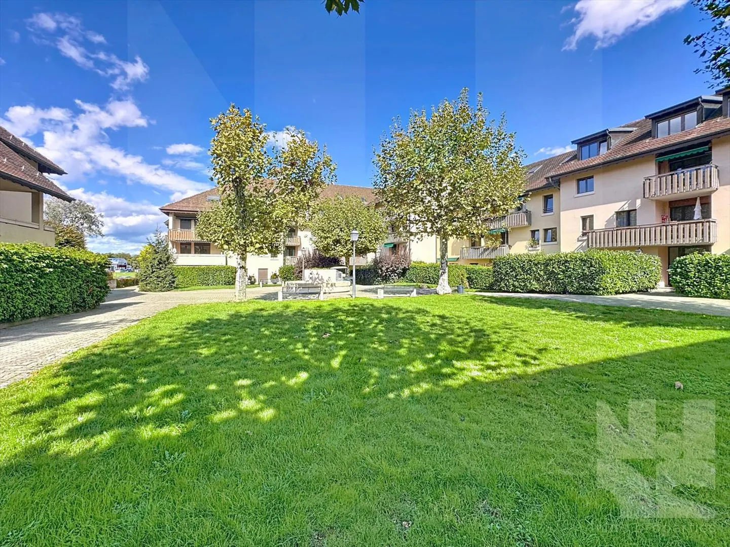 6-room apartment - Photo 1 of 3