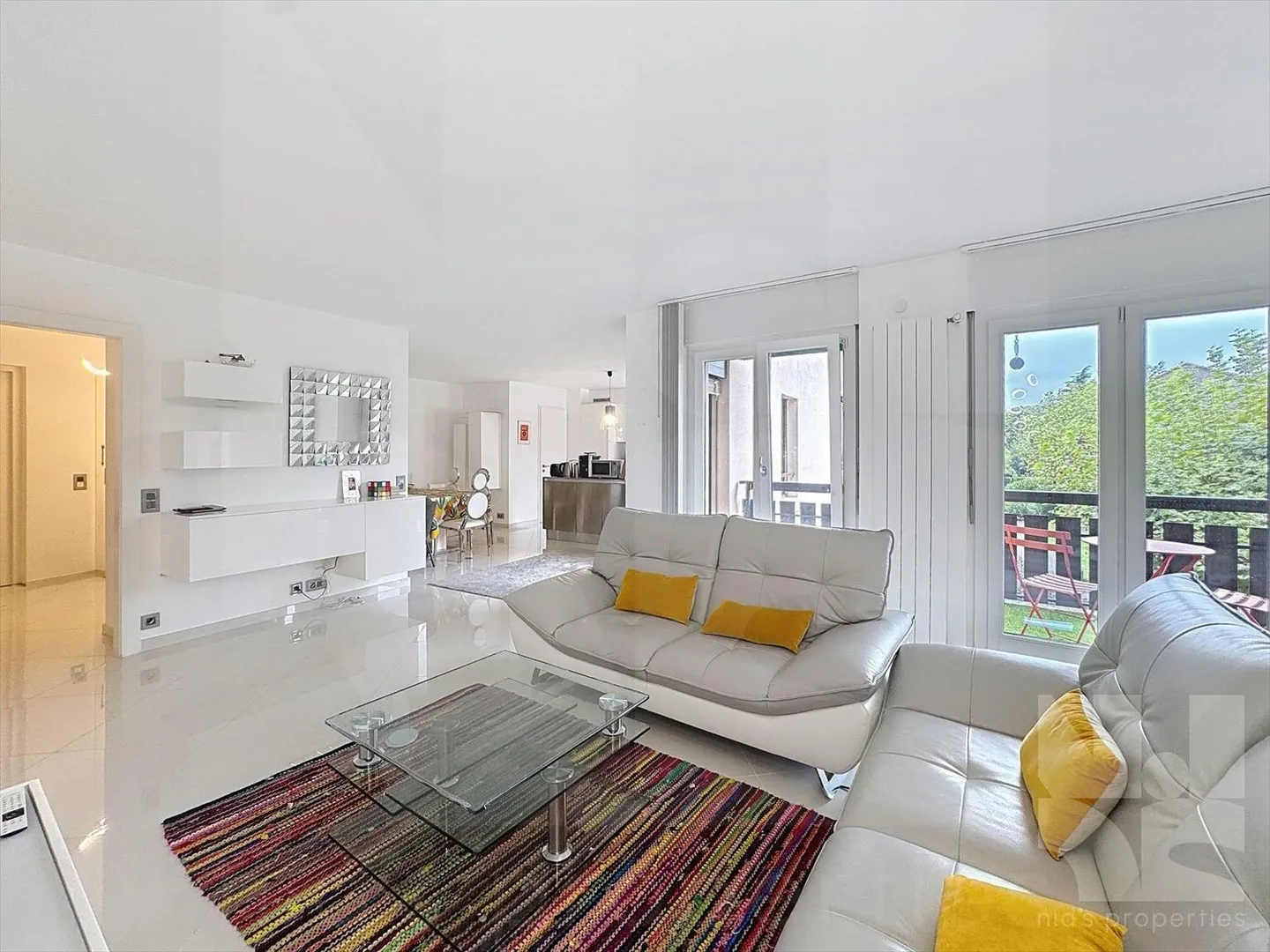 6-room apartment - Photo 2 of 3