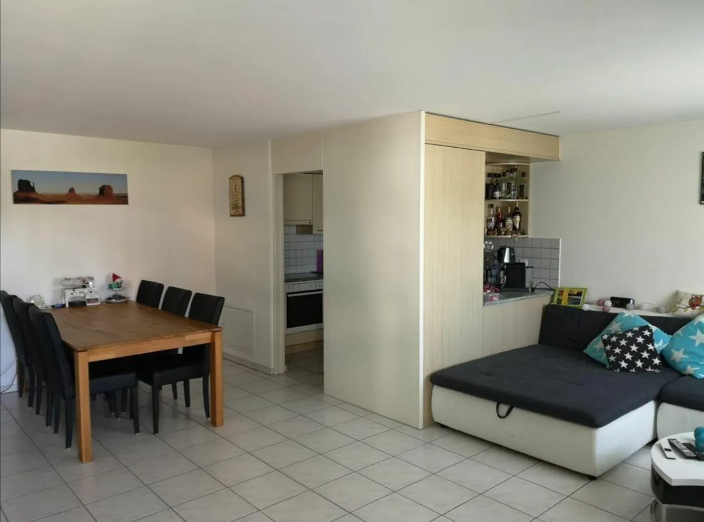 Ampio appartamento di 3,5 stanze nel centro del villaggio - Foto 3 di 8