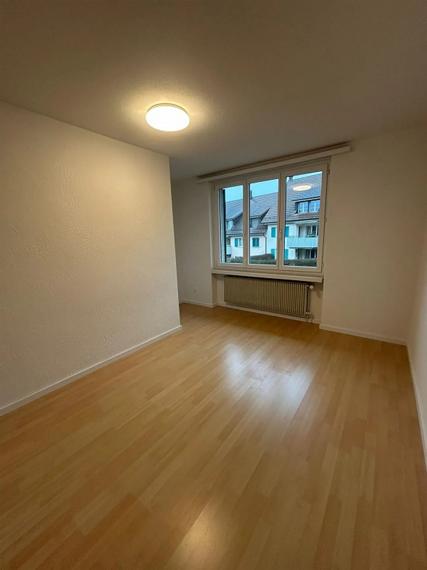 Maisonette familiare di 5,5 stanze con giardino e molta luce – posizione tranquilla - Foto 7 di 19