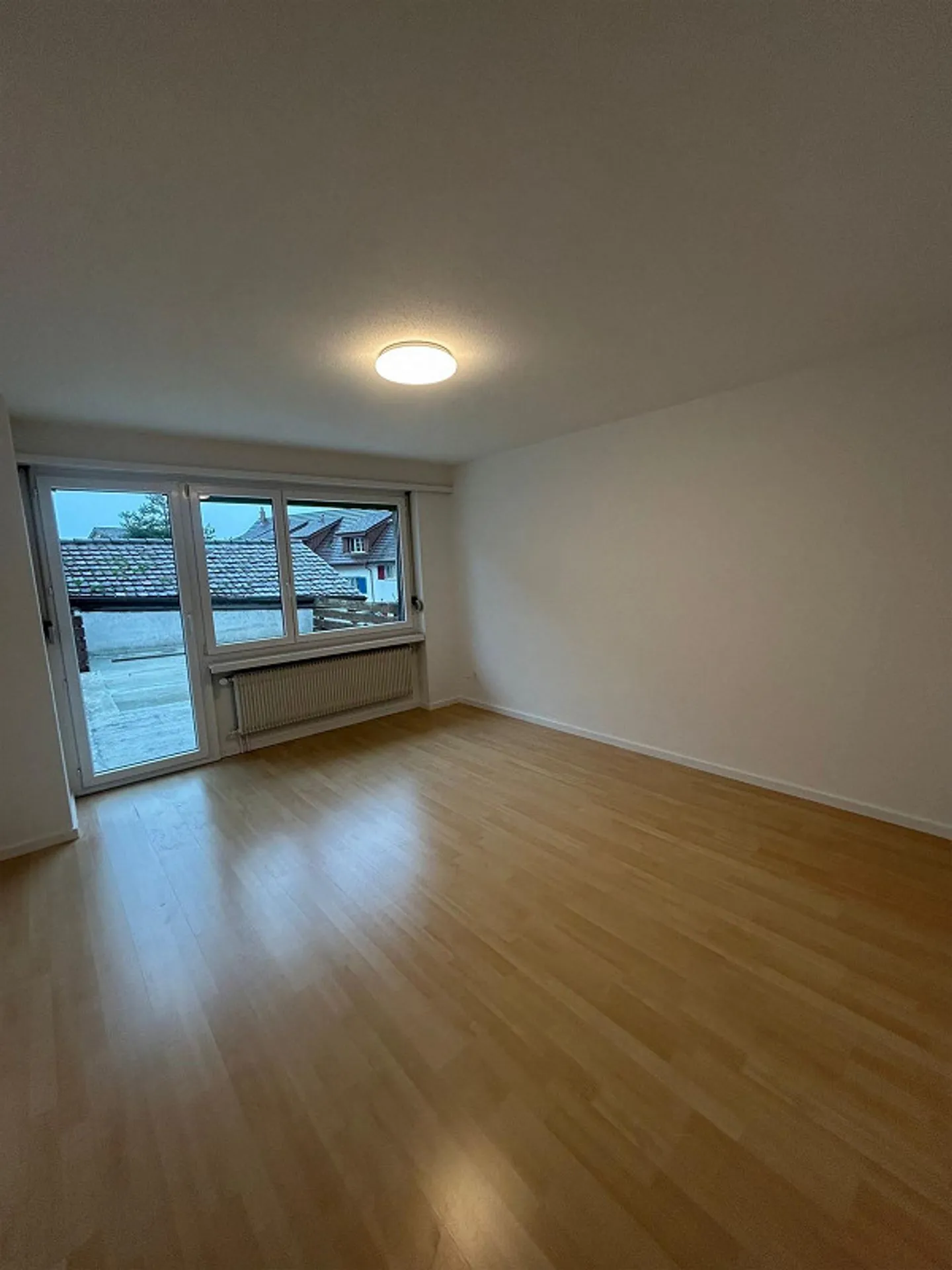 Maisonette familiare di 5,5 stanze con giardino e molta luce – posizione tranquilla - Foto 6 di 19