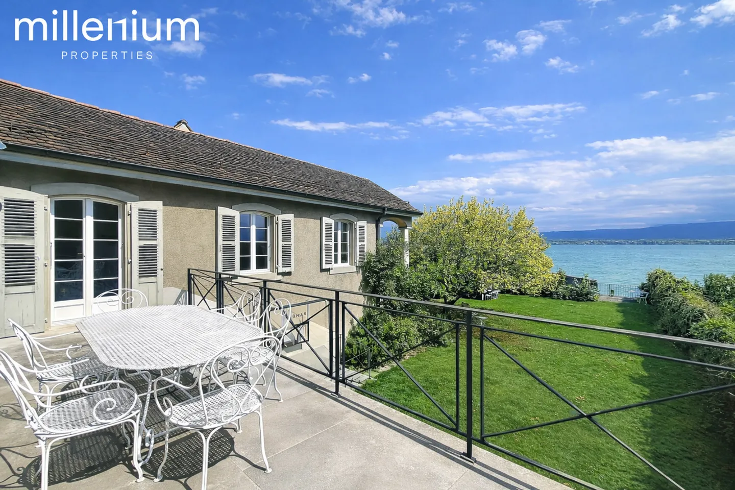 Villa con carattere direttamente sull'acqua a Coppet - Foto 16 di 19