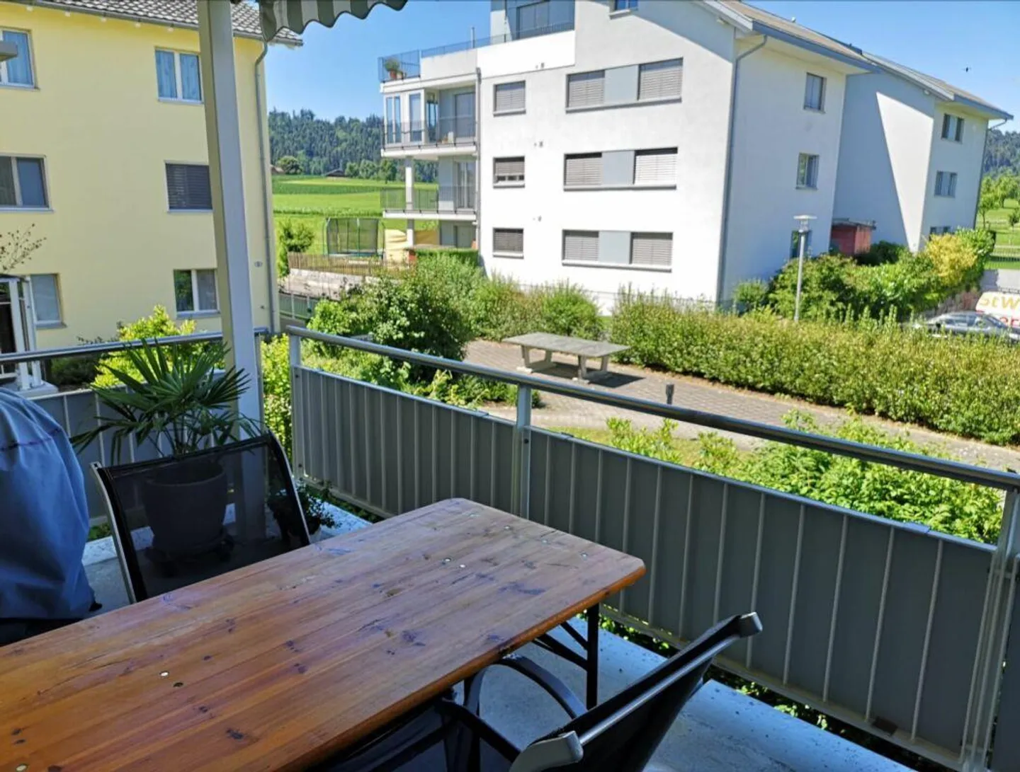 Ampio appartamento di 3,5 stanze nel centro del villaggio - Foto 8 di 8