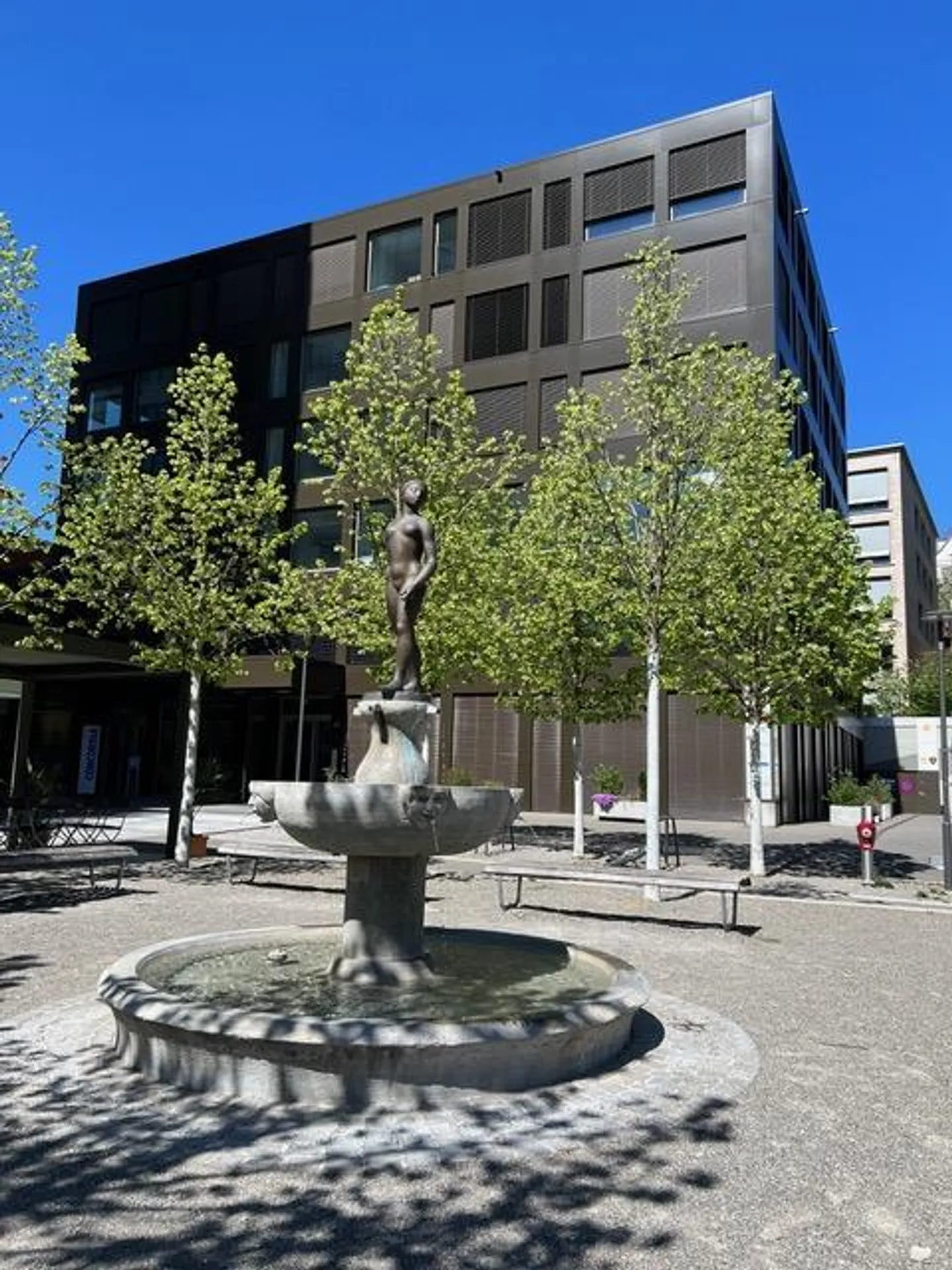 Salle multifonctionnelle au Lindenplatz - Photo 1 sur 8