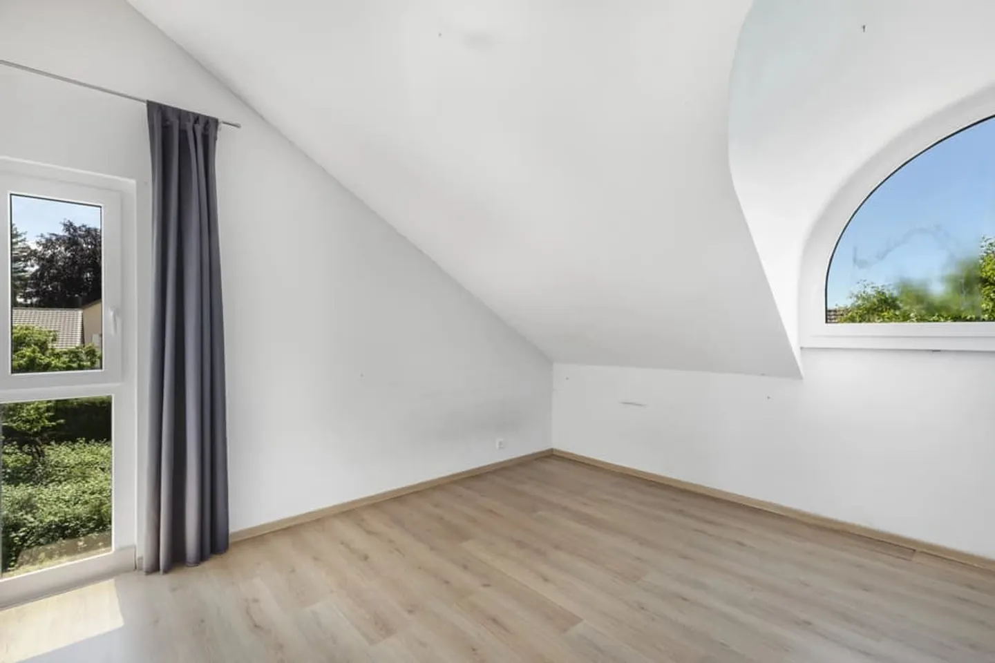 7.5-room villa at the end of a double cul-de-sac, set in an exceptionally peacef - Photo 7 sur 13