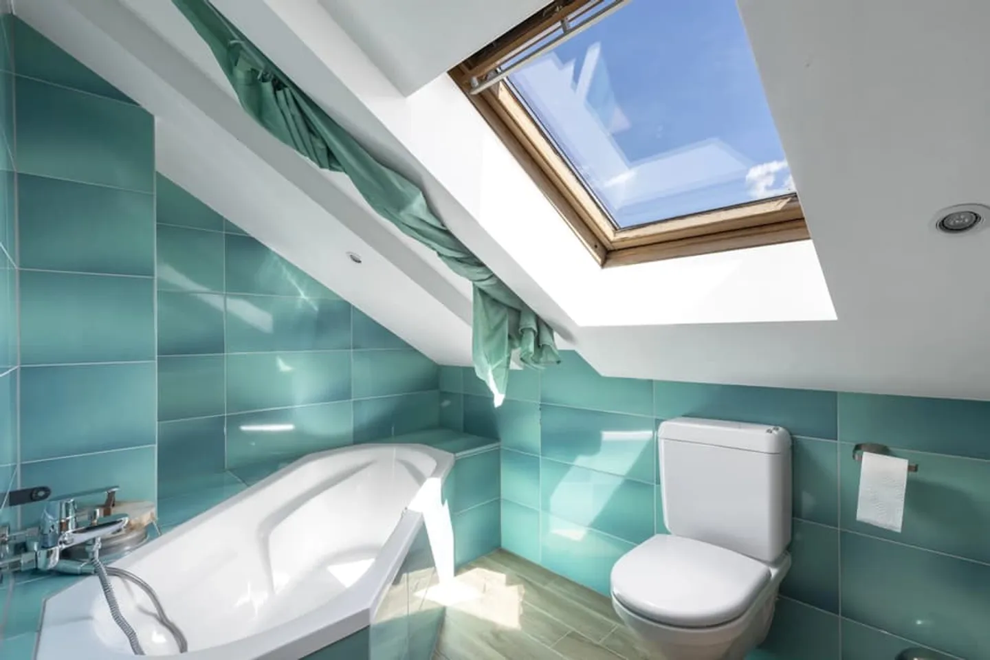 7.5-room villa at the end of a double cul-de-sac, set in an exceptionally peacef - Photo 8 sur 13