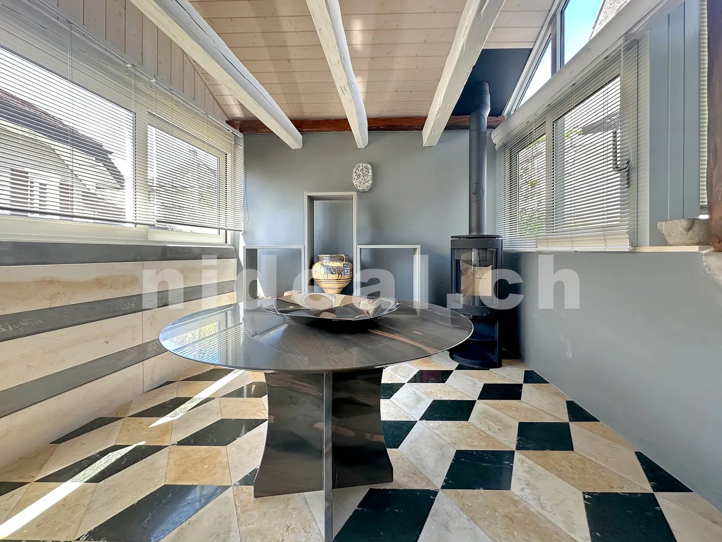 Completely renovated loft in Concise - Photo 14 of 15