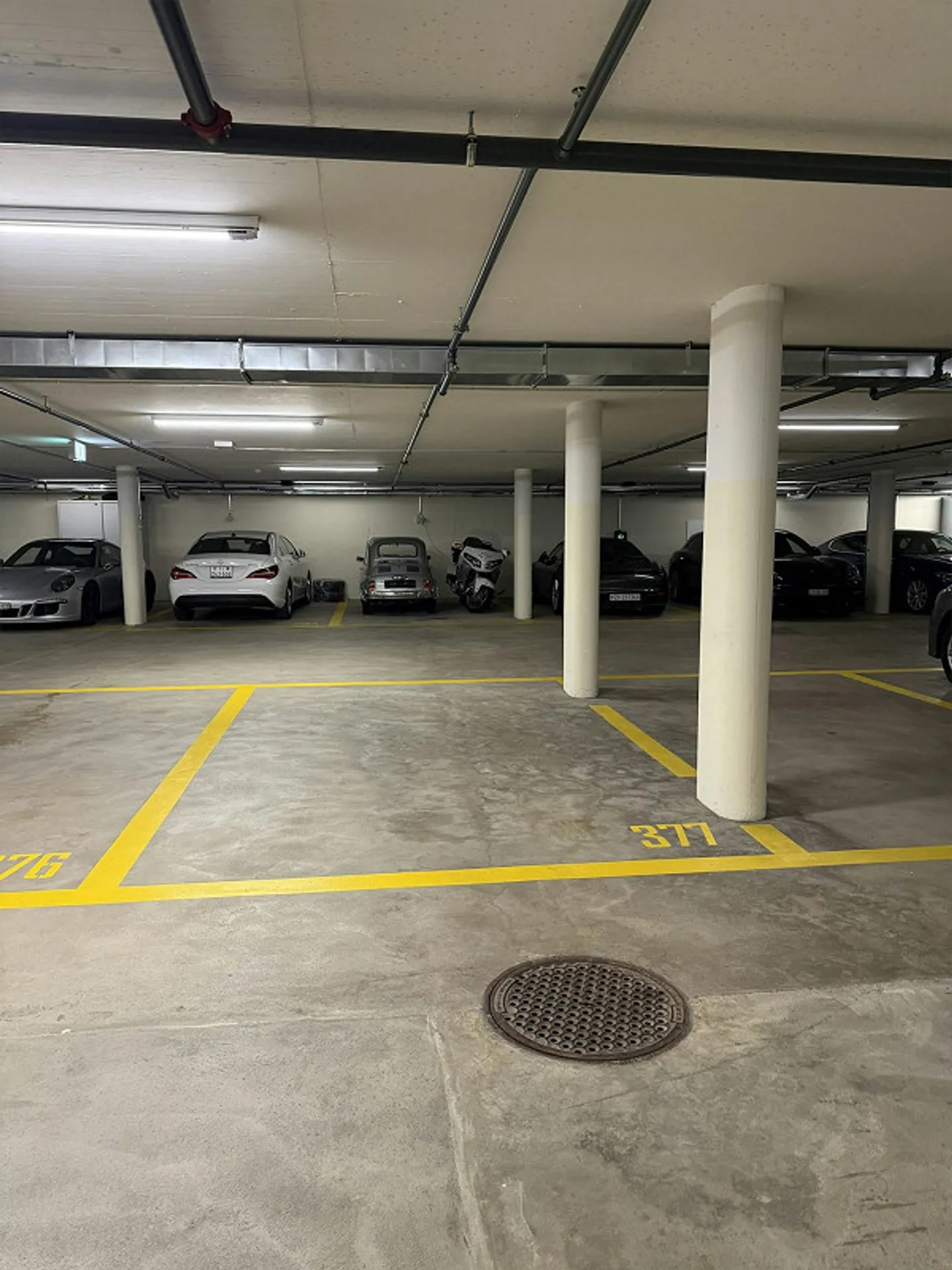 Posto auto sotterraneo in affitto nel Hardturmpark - Foto 2 di 8