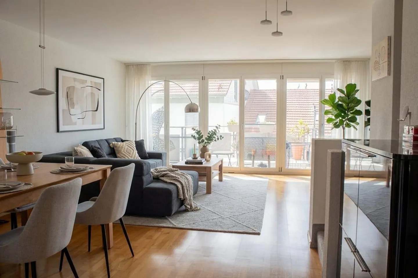 Plus qu'un appartement : 5,5 pièces sur trois niveaux - Photo 1 sur 8