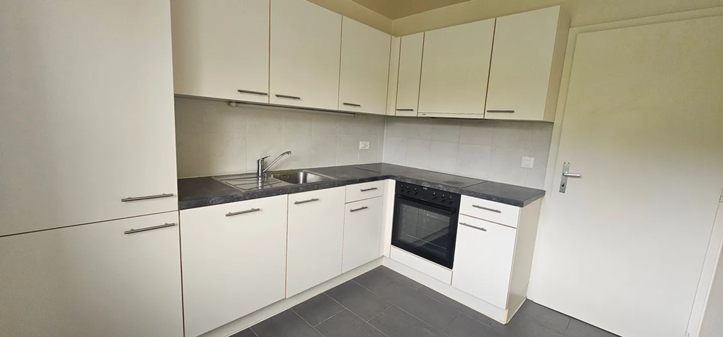 Appartement rénové de 3.5 pièces avec balcon - Photo 4 sur 9