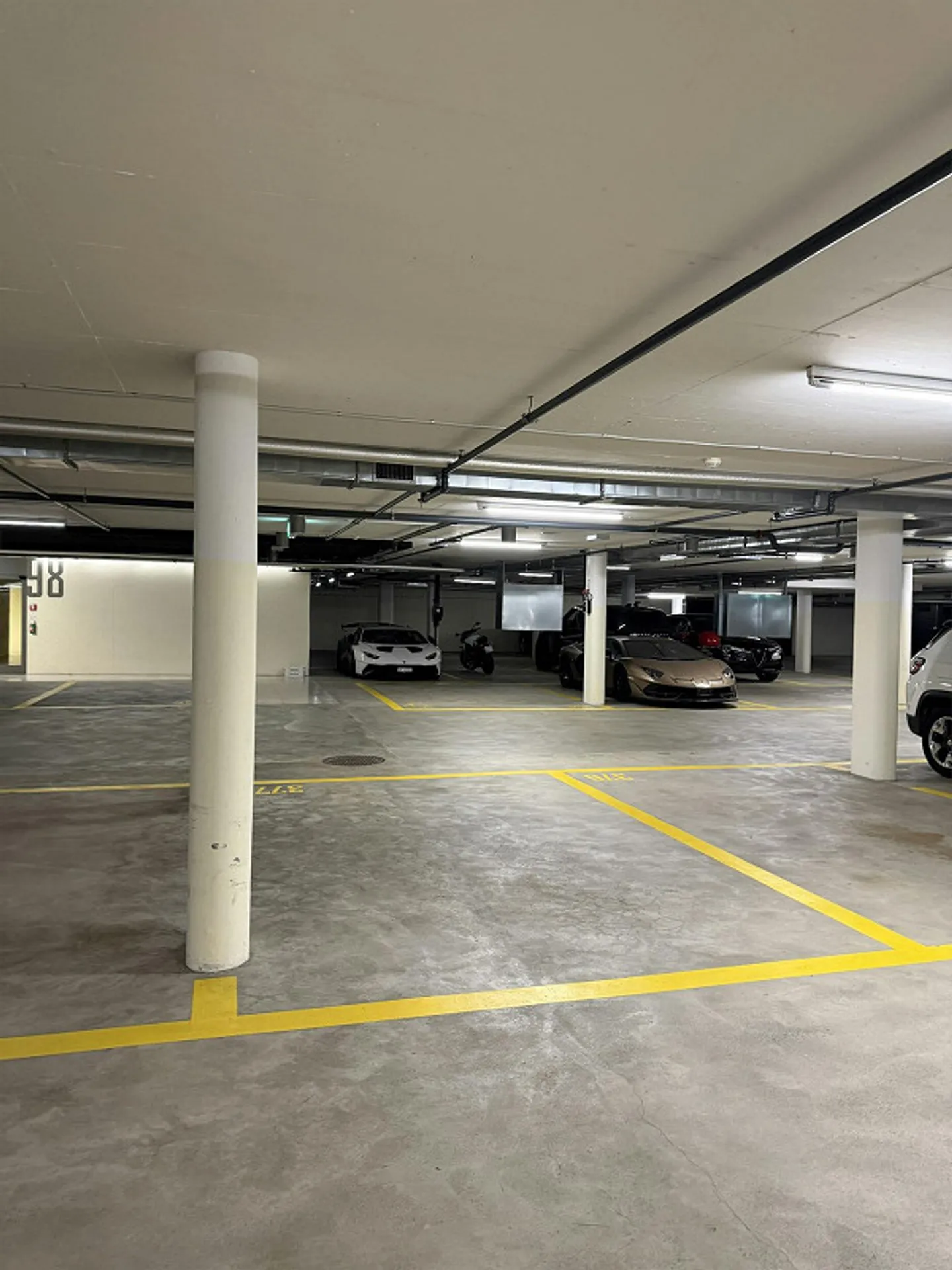 Posto auto sotterraneo in affitto nel Hardturmpark - Foto 6 di 8