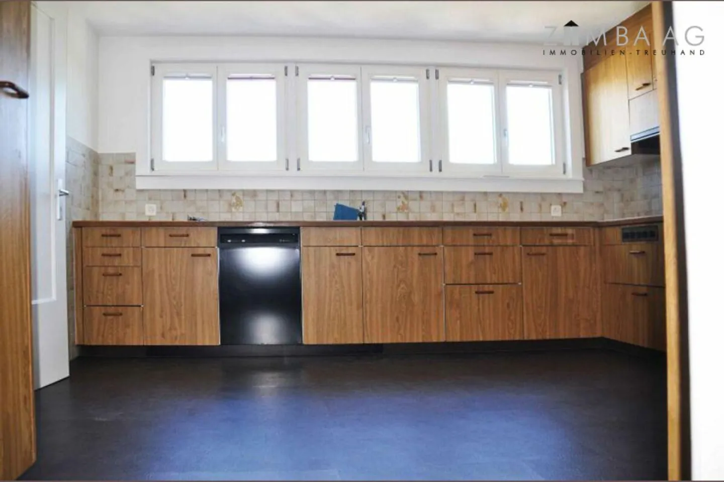 SPACIOUS, beautiful location, lots of sun, with garden and west terrace - Photo 8 of 17