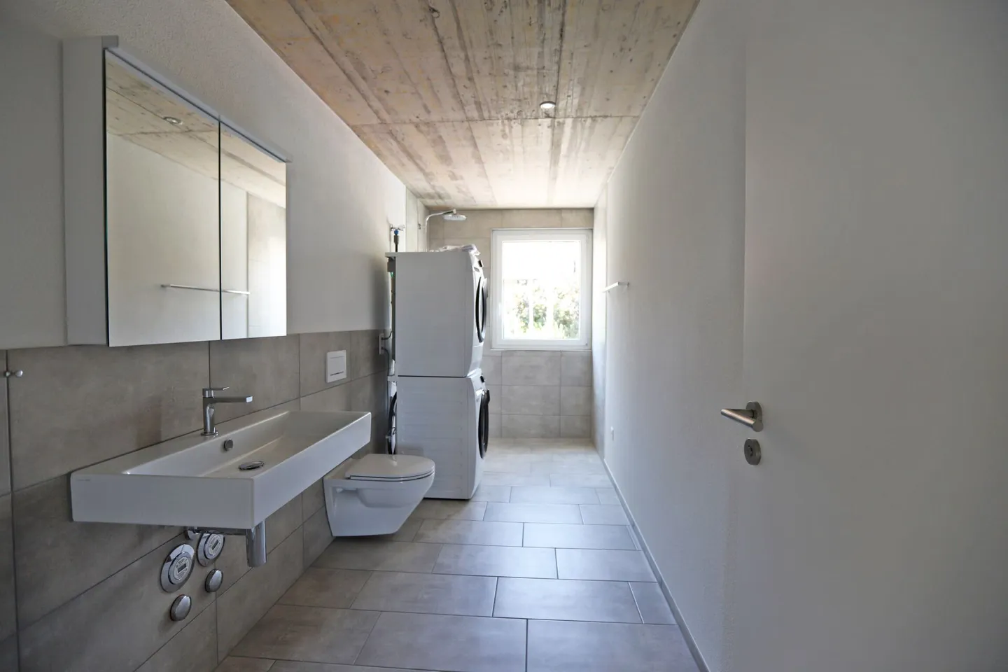 Moderne 4.5-Zimmerwohnung - Foto 3 von 11